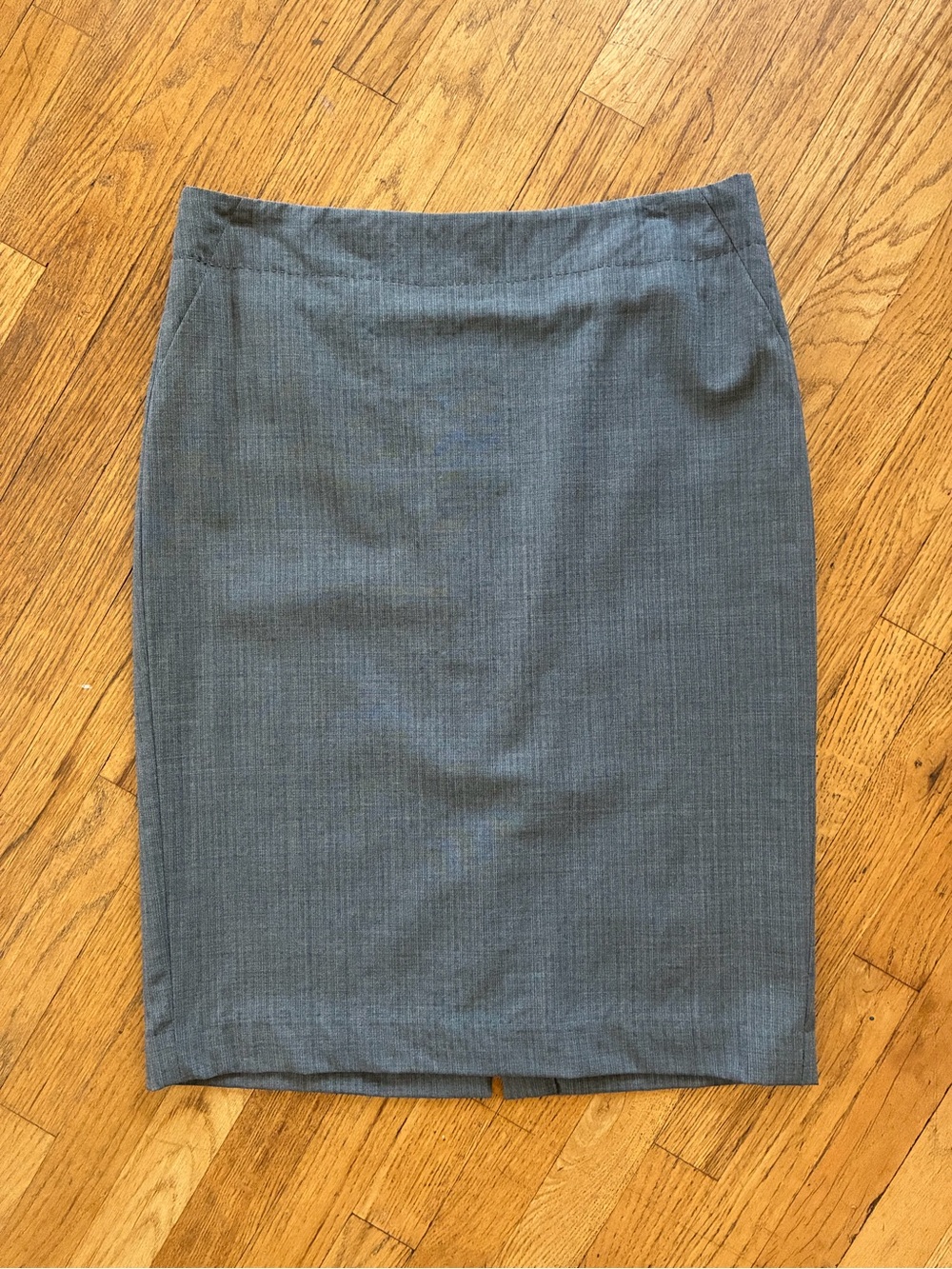 Banana Republic Grey Pinstripe Pencil Skirt size 6